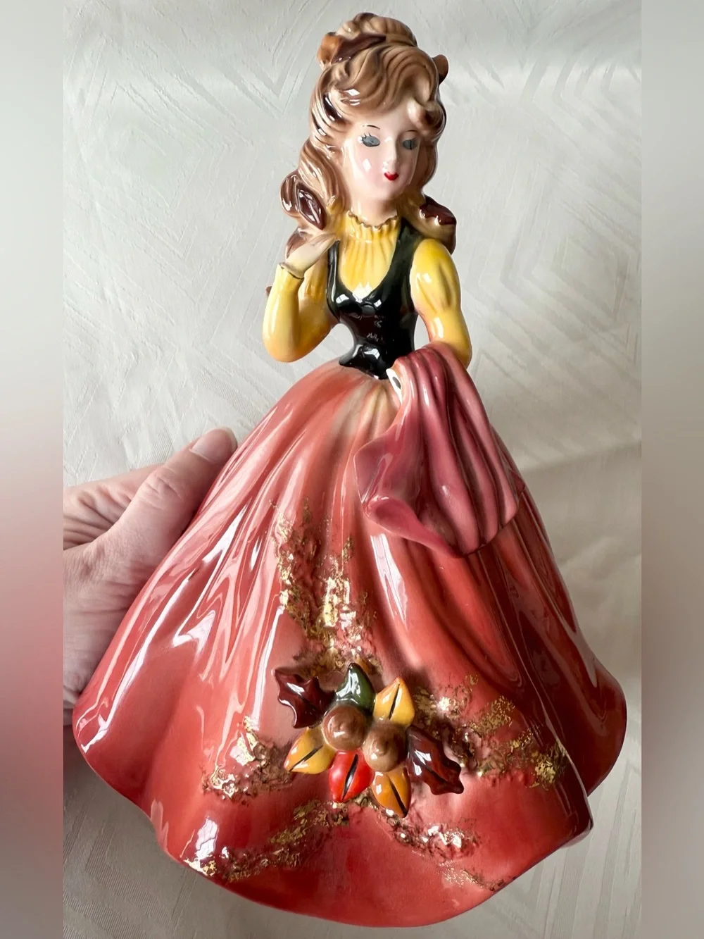 Josef Originals beautiful figurine
